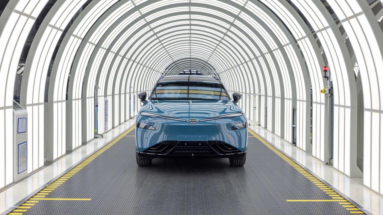 Xpeng-VW Joint EV "UNYX 08" Rolls Off Production Line